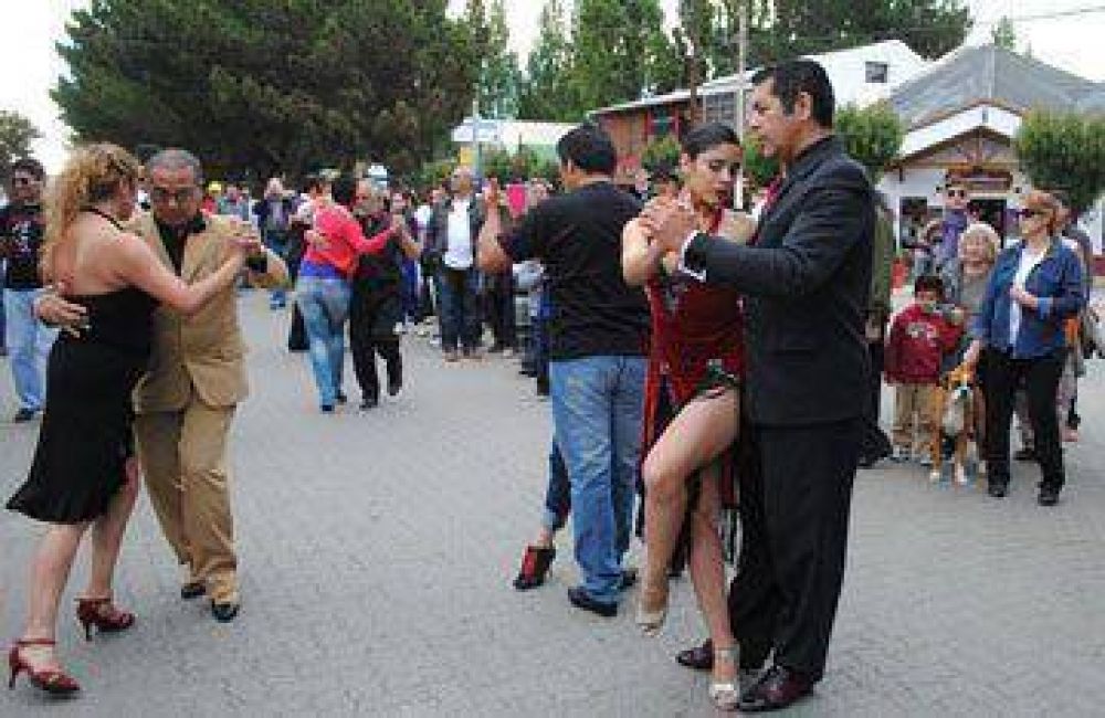 El tango callejero acapar la atencin