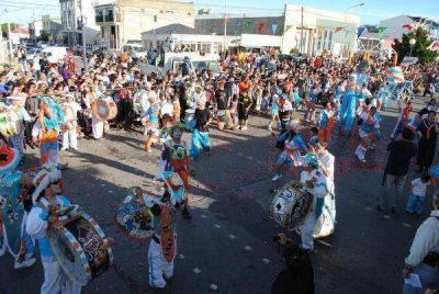 Comienzan con los preparativos del Desfile de Carnaval