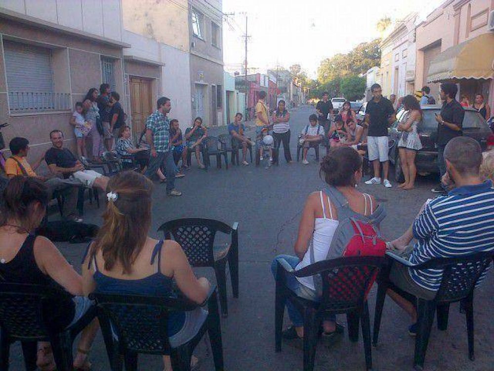 Asamblea en repudio al tarifazo de los colectivos