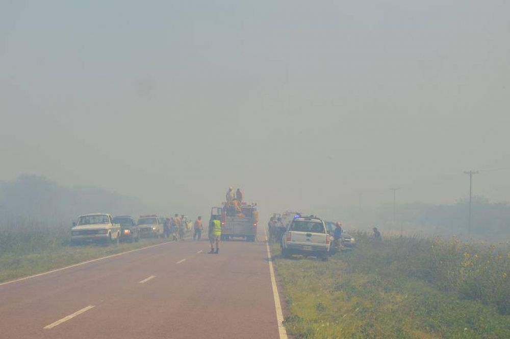 Incendio en el oeste de La Pampa ya consumi� unas 6.000 hect�reas