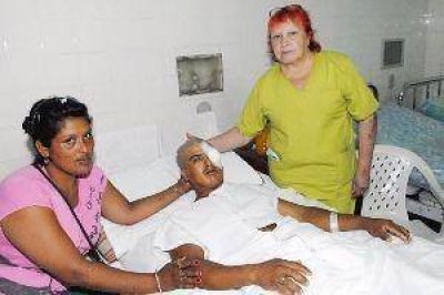 Un humilde trabajador recibi� ayer el primer implante de c�rneas de este a�o