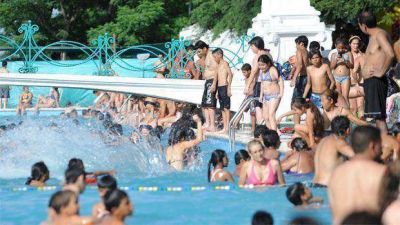 Inspectores municipales realizan control y habilitaci�n de natatorios