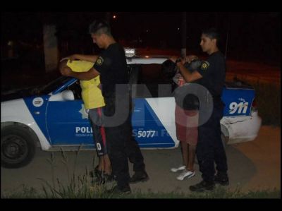 Detuvieron a dos delincuentes luego de robar en la Vuelta del Paraguayo