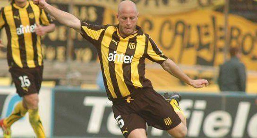 Marcel Novick, volante de Peñarol, ofrecido a Colón