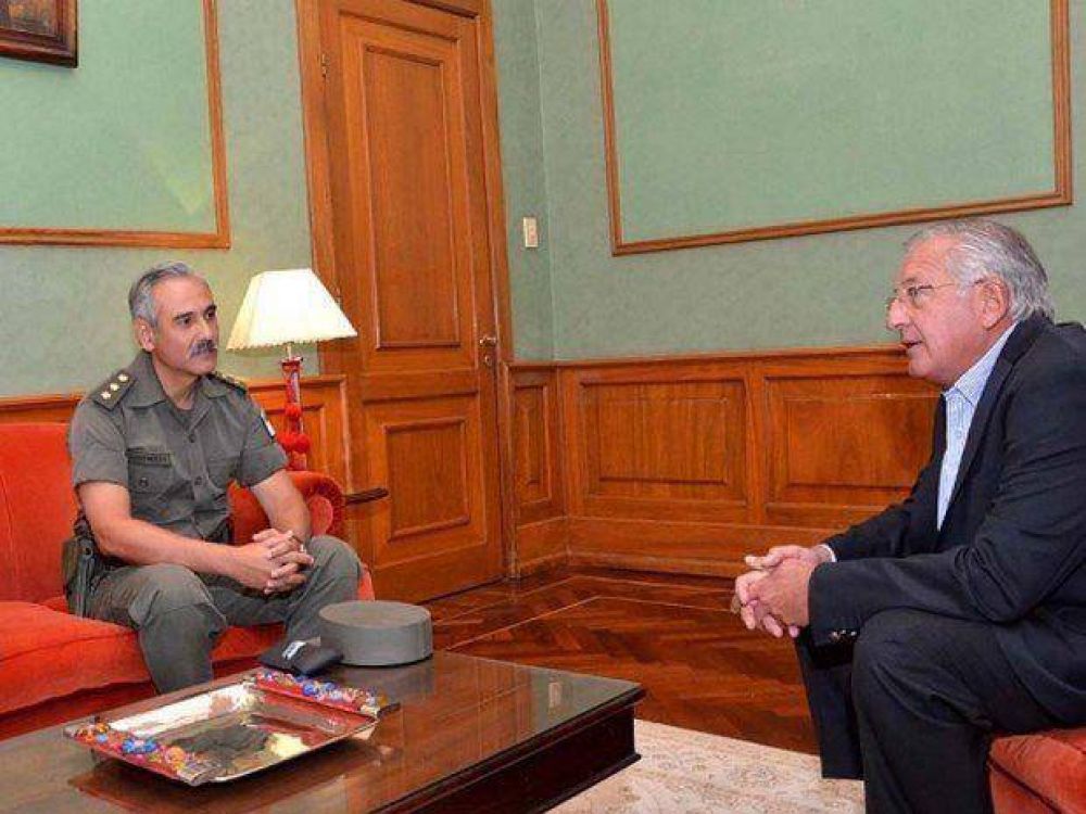 Fellner recibi� a altos jefes de Gendarmer�a