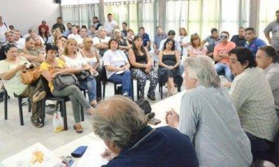 Municipio promete revisar la situaci�n de los ocho cesanteados