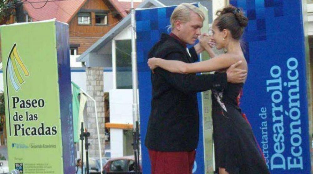 Canciones, tango danza y circo en El Paseo de las Picadas