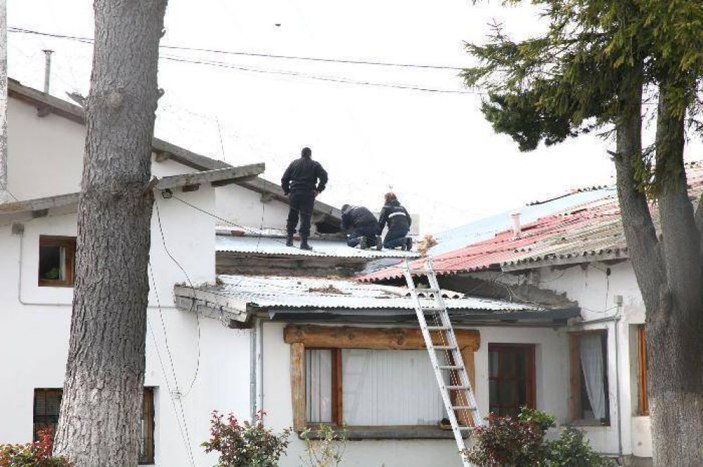 Sorprenden en el entretecho del penal a cuatro presos