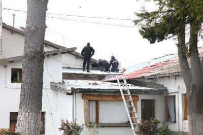 Sorprenden en el entretecho del penal a cuatro presos