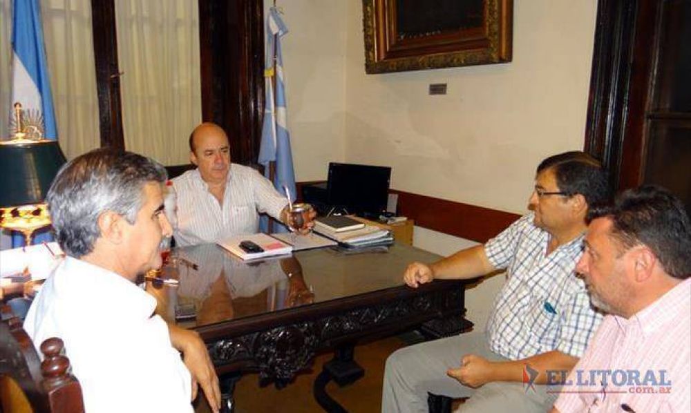 A la espera del Gobernador, Canteros mantiene el di�logo con los municipios