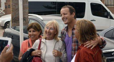 Insaurralde inicia la segunda fase de su campa�a de verano para gobernador