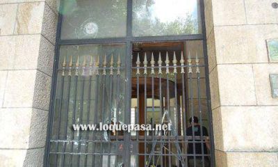 Comenzaron a cambiar los vidrios rotos de la Municipalidad