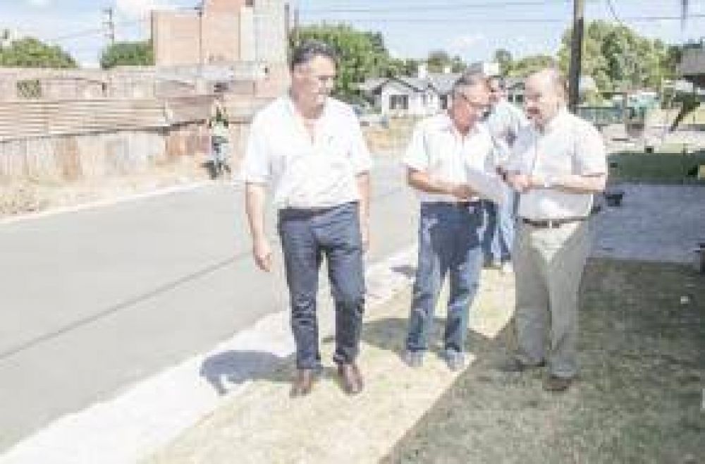 La gesti�n de Jos� Inza lleva construidas 103 cuadras de asfalto en la ciudad