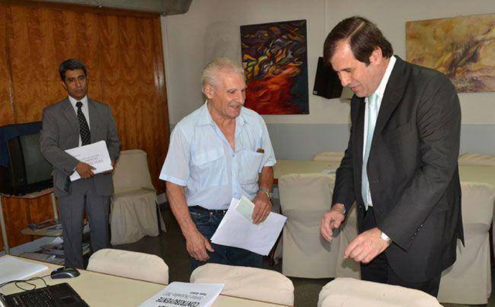 S�lo el 32 por ciento de los santarrose�os tiene sus tasas municipales al d�a