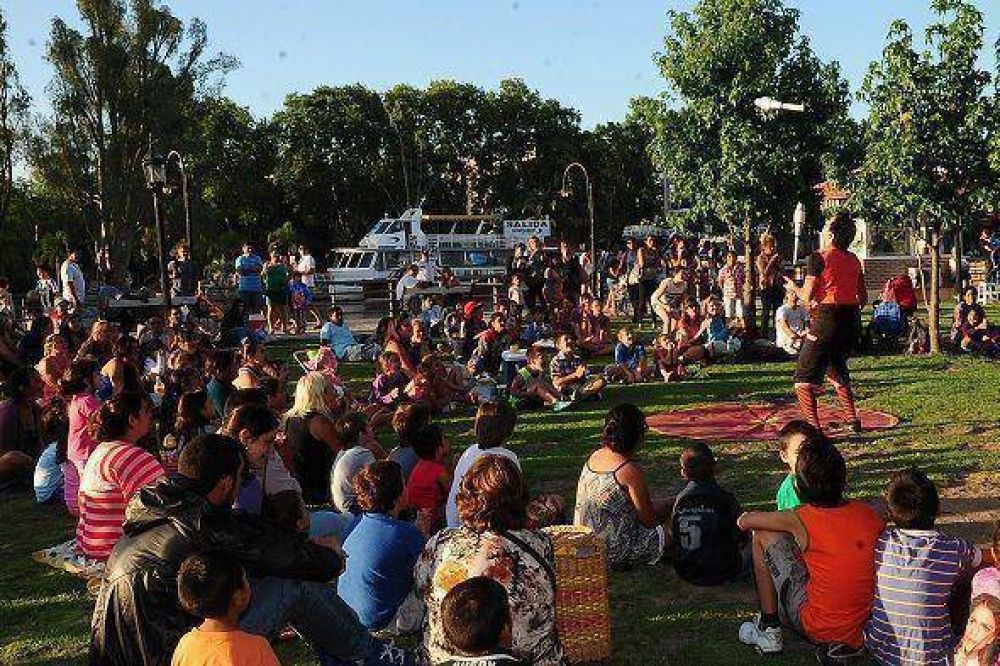 La alegr�a de los artistas locales colm� las plazas del partido de Tigre