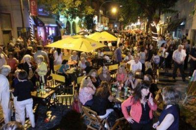 El viernes, una nueva edici�n de "Cena a la luz de la luna" en Ballester