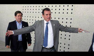 Pese al compromiso de P�rez, la planta de empleados estatales no deja de crecer