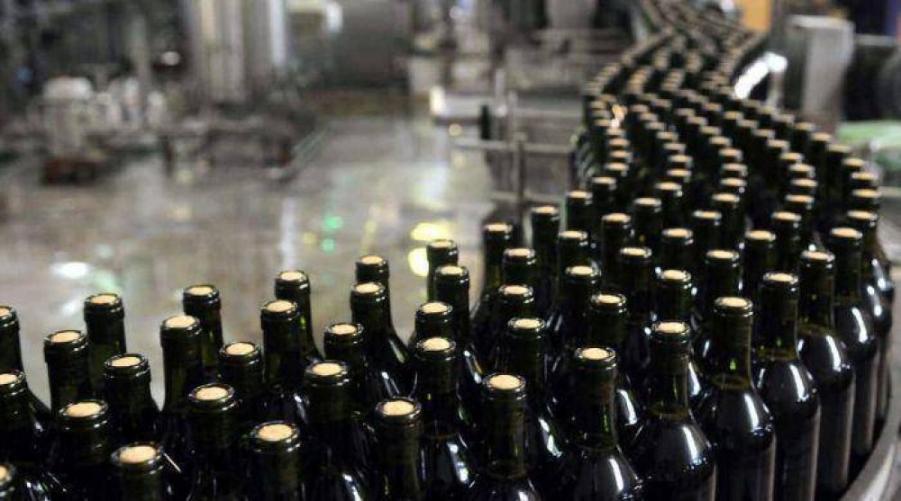 Por el cepo importador a�n no hay insumos para la vendimia