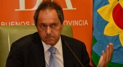 En medio de los reclamos, Scioli se mostr� optimista en alcanzar un acuerdo en las paritarias