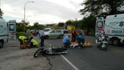 Tres heridos tras un violento choque de motos en ruta 1