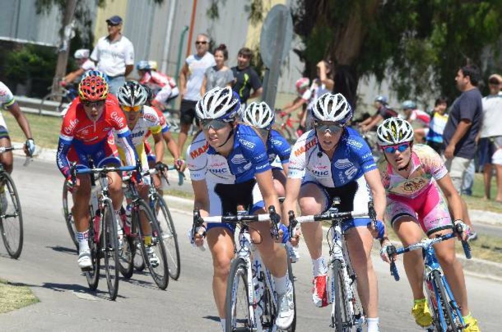 Hannah Barnes se qued� con la primera etapa del Tour Femenino