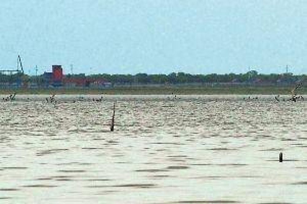  La bajante del embalse hizo emerger restos de la vieja Villa R�o Hondo