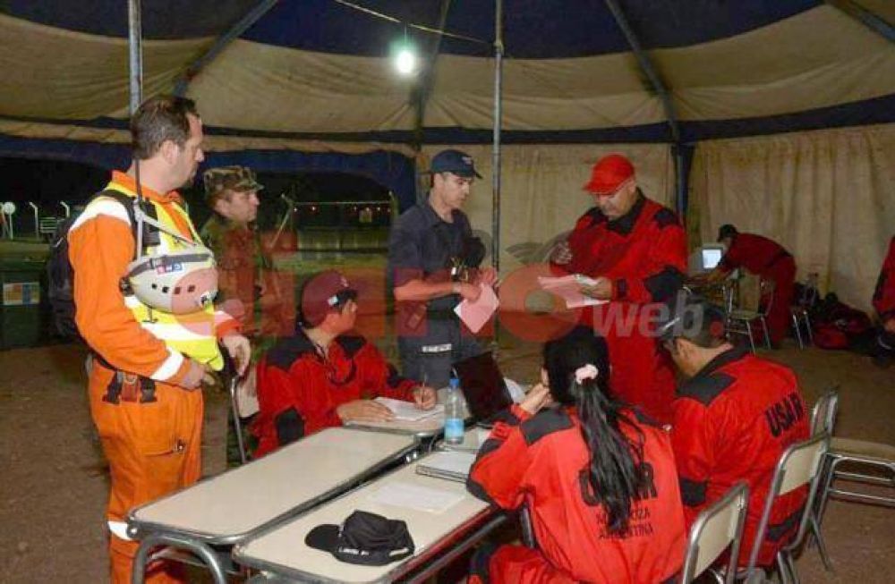 Rescatistas locales, en simulacro de terremoto