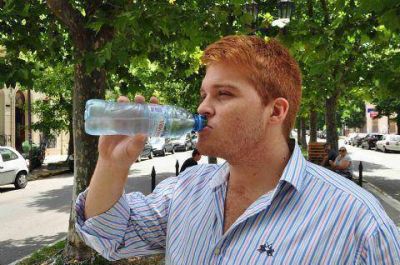 Recomiendan hidrataci�n permanente y cuidados con los alimentos a ra�z de una nueva ola de calor