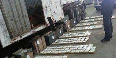 La Aduana secuestr� m�s de 300 kg de marihuana en Loyola