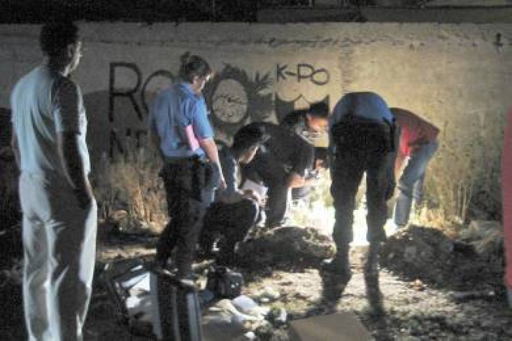 Hallaron muerta a beba reci�n nacida en un descampado y la polic�a no descarta un homicidio