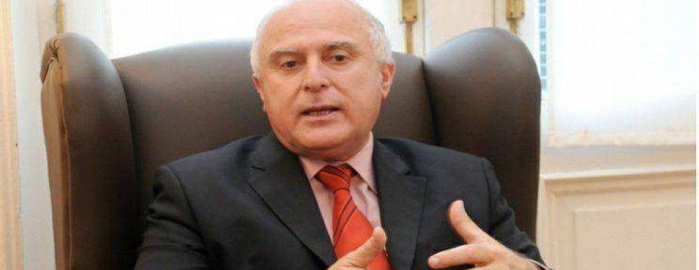 Lifschitz conf�a en "revertir la alta tasa de homicidios� y defendi� a Fein