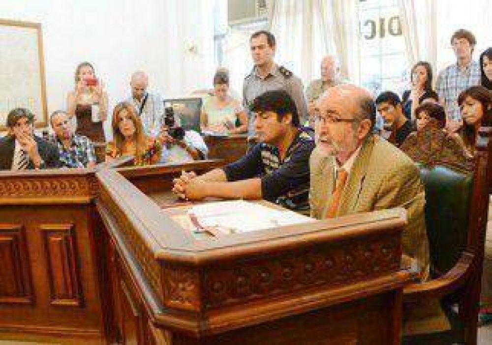 Quedan en libertad acusados de una violaci�n y un crimen 