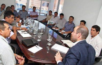 El Ministro Cornejo diagram� tareas preventivas y operativas con responsables de la c�pula policial