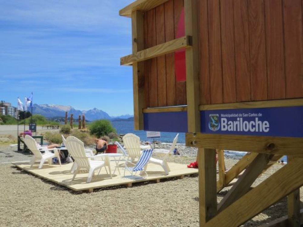 Trabajan en la renovaci�n de las playas