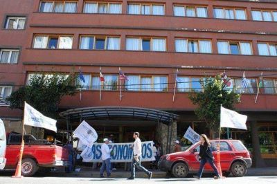 "Acuerdo de Weretilneck con empresarios perjudica a los trabajadores"