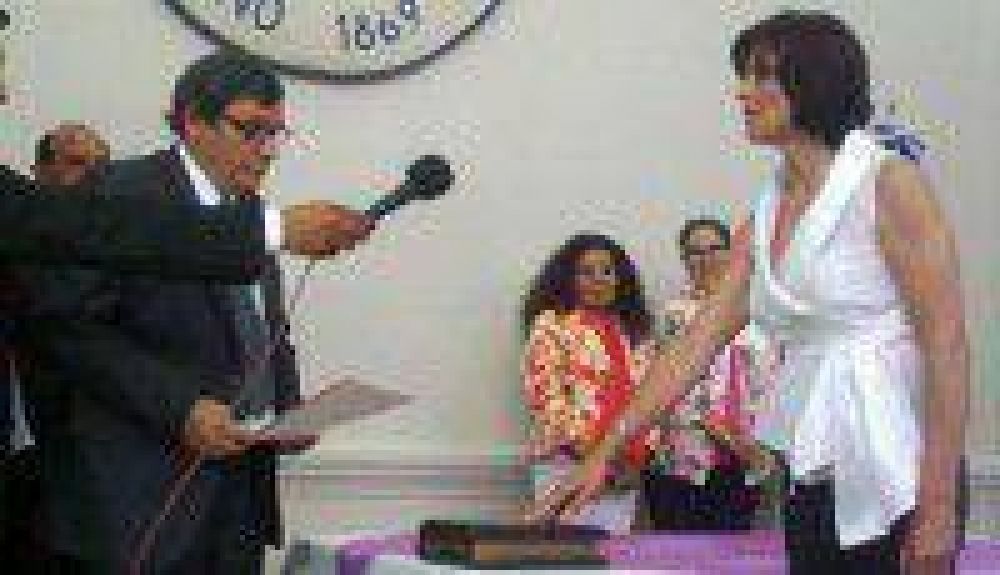Asumi� nueva Secretaria de Gesti�n Educativa