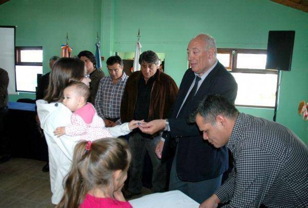 Se entregaron 20 viviendas sociales en la ciudad de Tolhuin