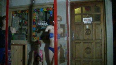 Detienen a abusador tras ser escrachado en su casa