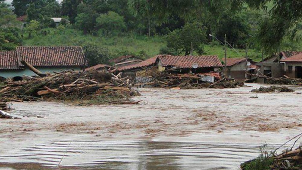 Ascienden a 12 los muertos por las inundaciones en San Pablo
