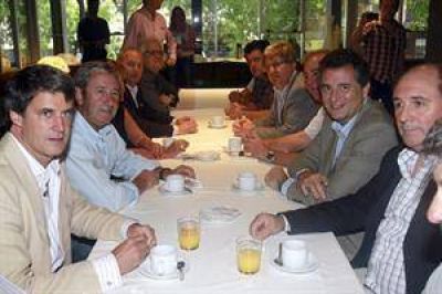 Julio Cobos se reuni� con la Mesa de Enlace y anunci� reuniones con distintas fuerzas pol�ticas