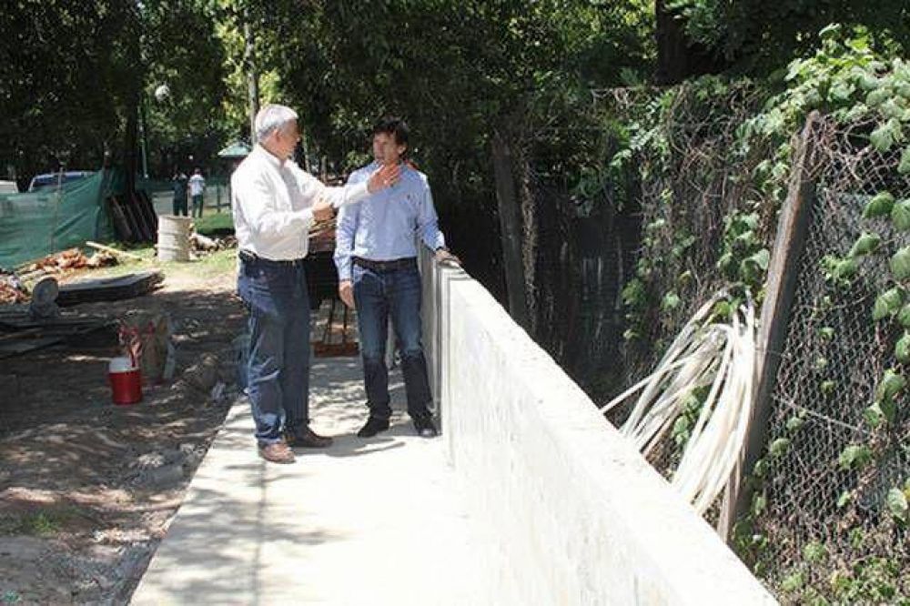 Avanza la construcci�n de una contenci�n para evitar inundaciones en San Isidro 