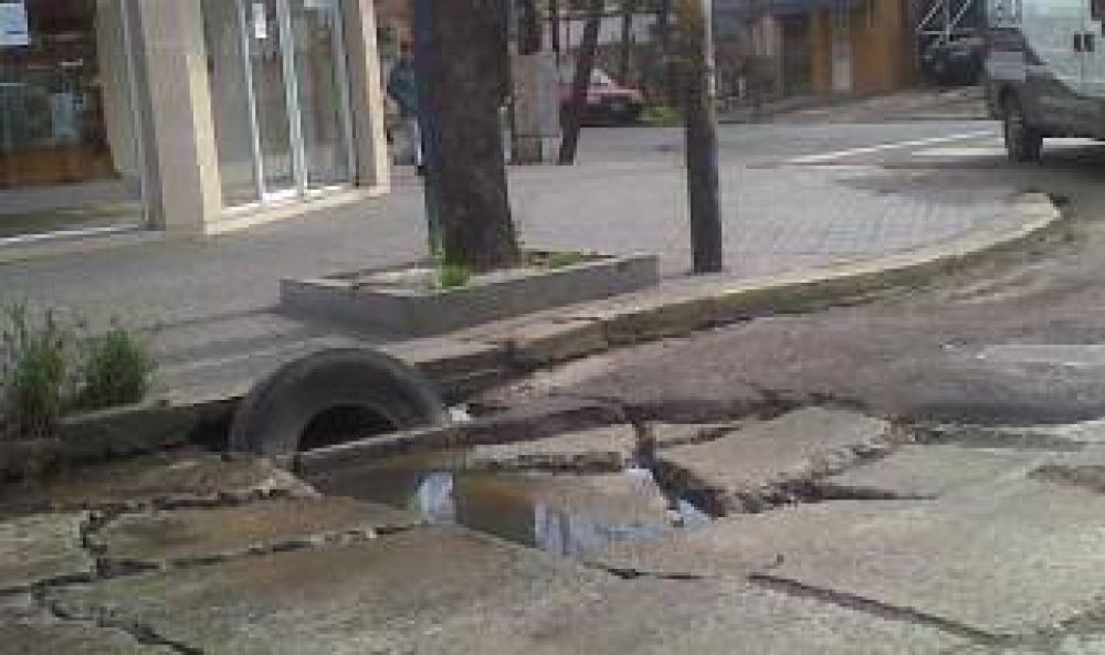 Cansados de los baches, vecinos proponen que el pr�ximo Dakar se corra en Lan�s