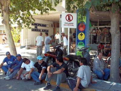 Tras el conflicto en Lavalle, ahora son los municipales de General Alvear los que toman medidas de fuerza