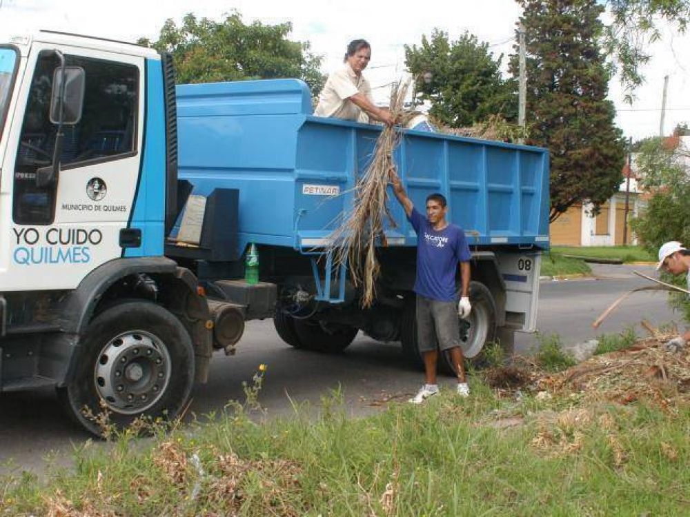 Limpieza en los barrios de Bernal