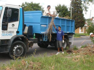 Limpieza en los barrios de Bernal