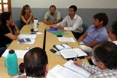 ESTAMOS DANDO RESPUESTA A LOS EDILES EN EL MARCO DEL PROYECTO CELEBRADO ENTRE CHUBUT E YPF