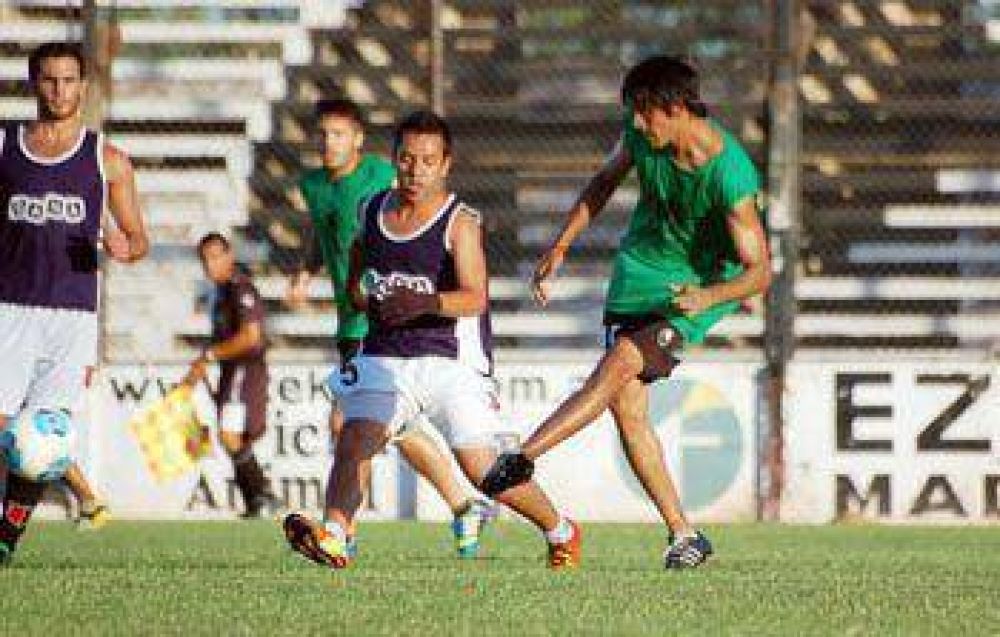 Gan� Douglas en su primer compromiso de preparaci�n frente a Newbery de Rojas