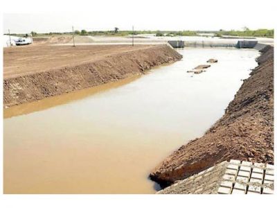 Santiago firm� un acuerdo para quitar el terrapl�n y liberar agua