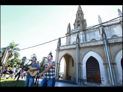 Dos noches a puro folklore en el tradicional festival de Guadalupe