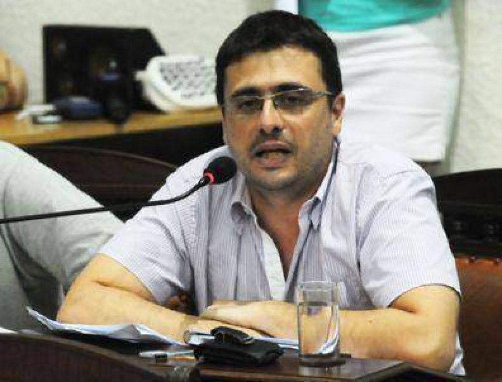"Es apresurado y forzado"